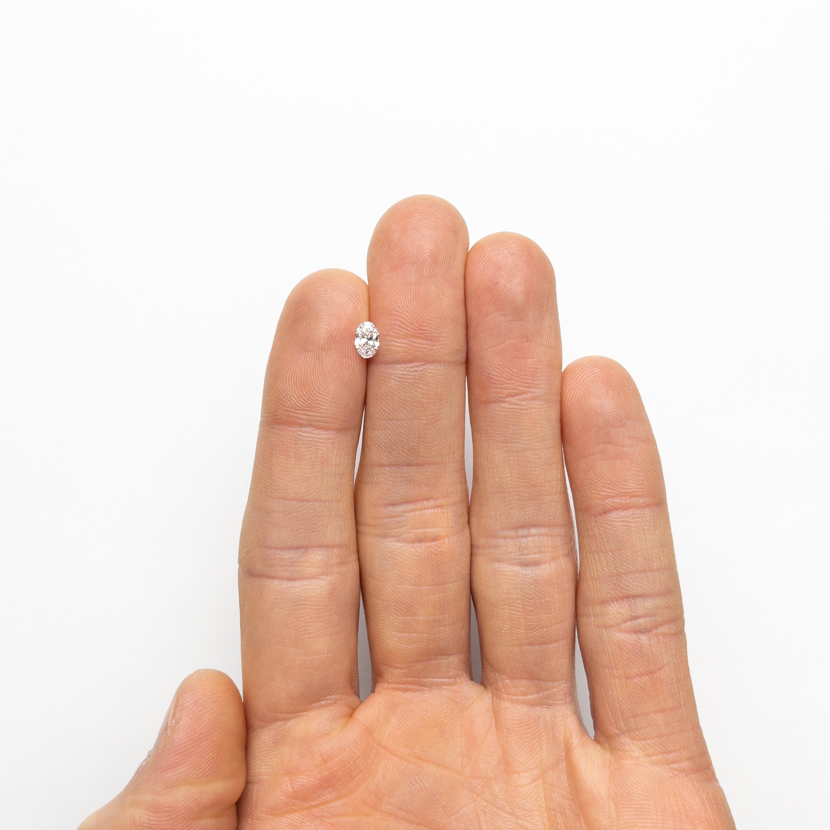 White Brilliant Diamond - 0.36ct Oval