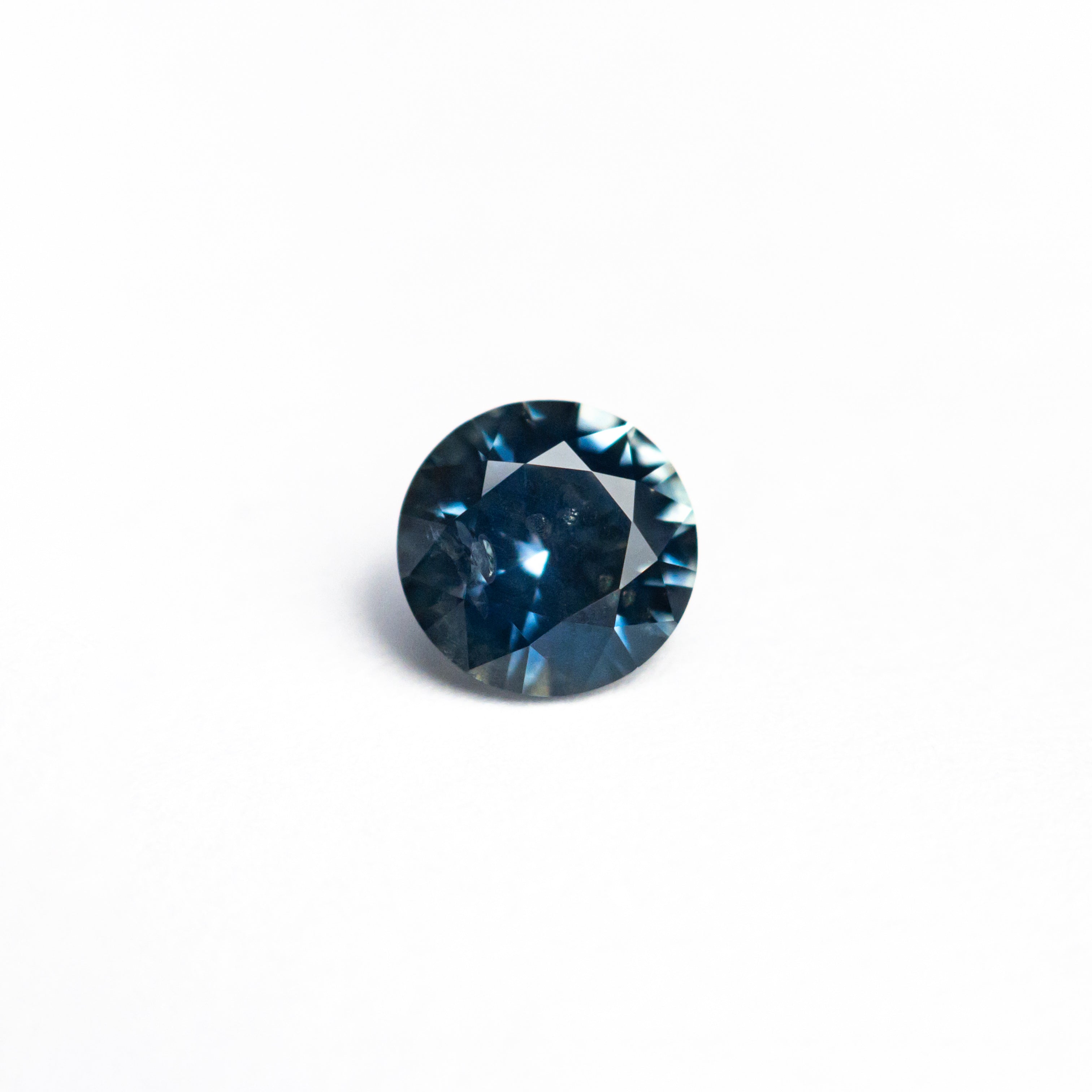 0.63ct 5.20x5.18x3.19mm Round Brilliant Sapphire 26556-24 - Foe & Dear