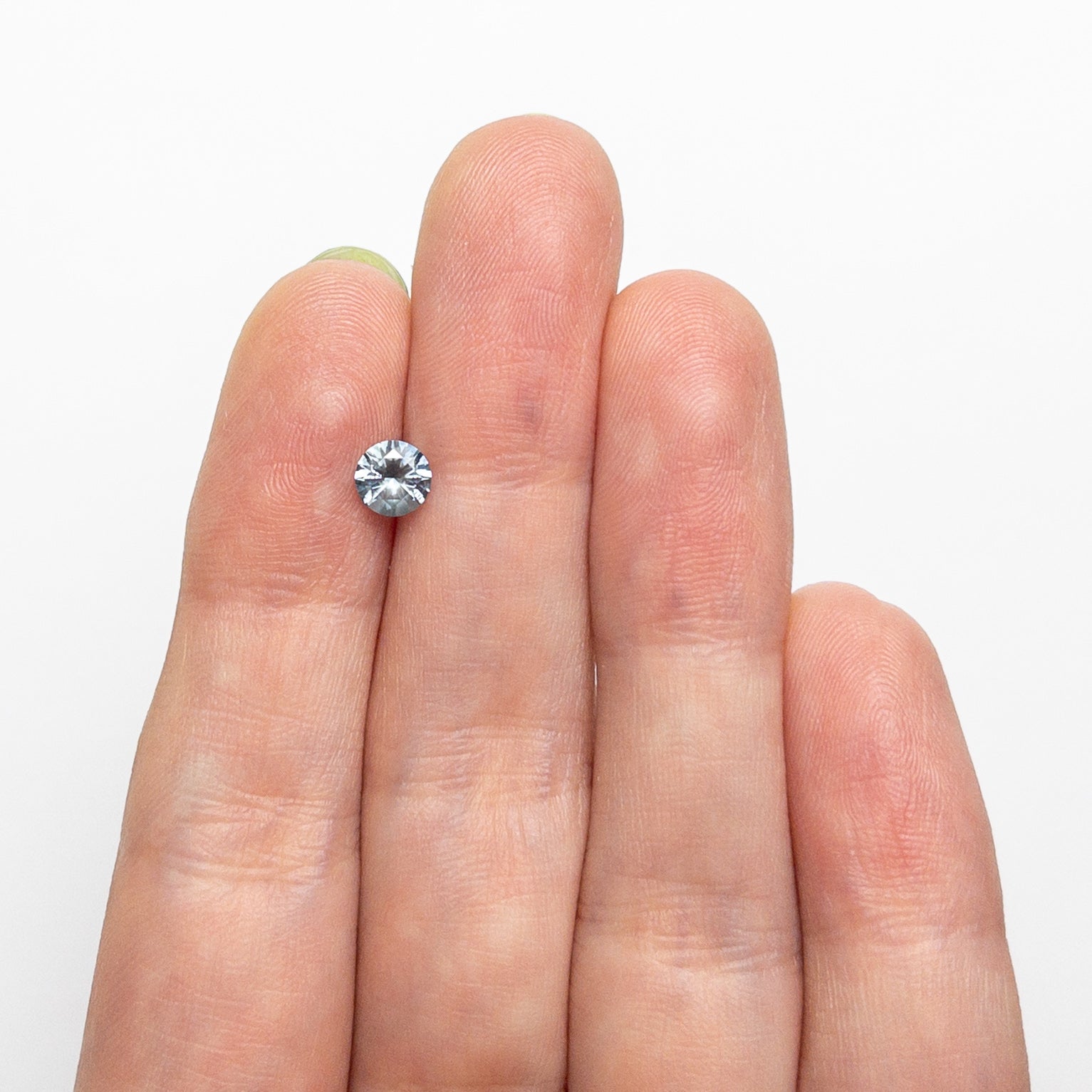 0.57ct 4.97x4.94x3.12mm Round Brilliant Sapphire 26556-25 - Foe & Dear