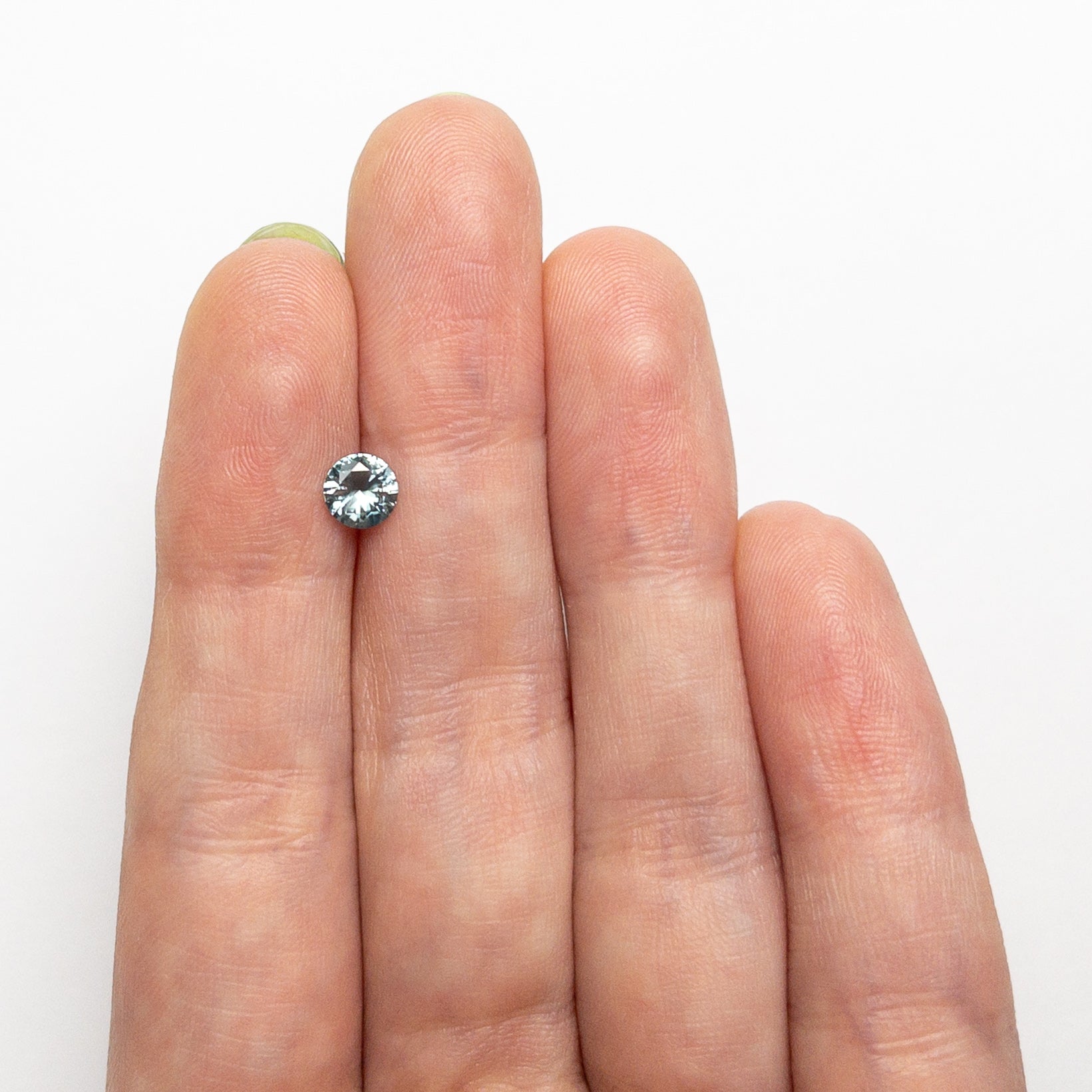 0.57ct 5.08x5.04x2.97mm Round Brilliant Sapphire 26556-28 - Foe & Dear