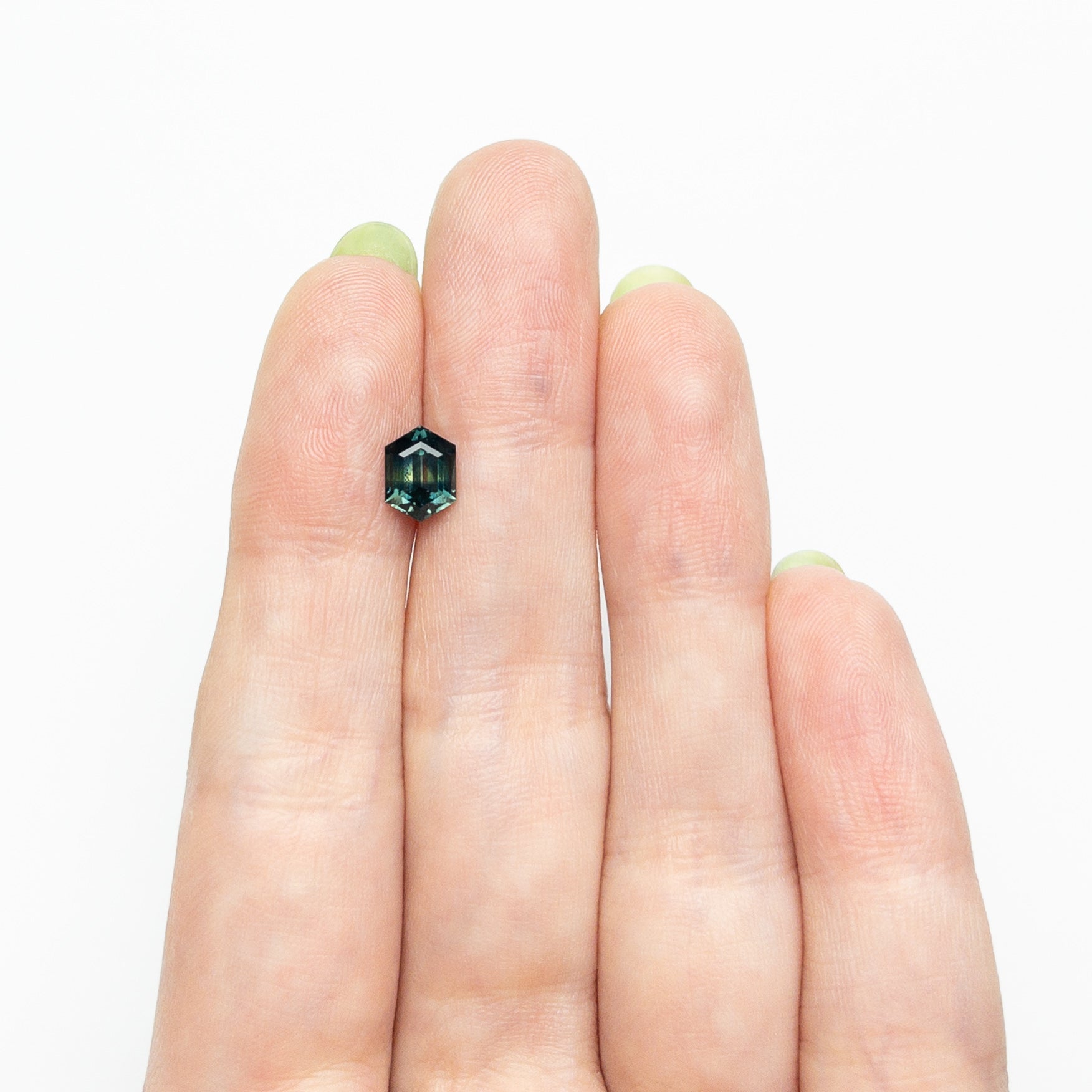 1.44ct 7.21x5.37x4.39mm Hexagon Step Cut Sapphire 26728-01 - Foe & Dear