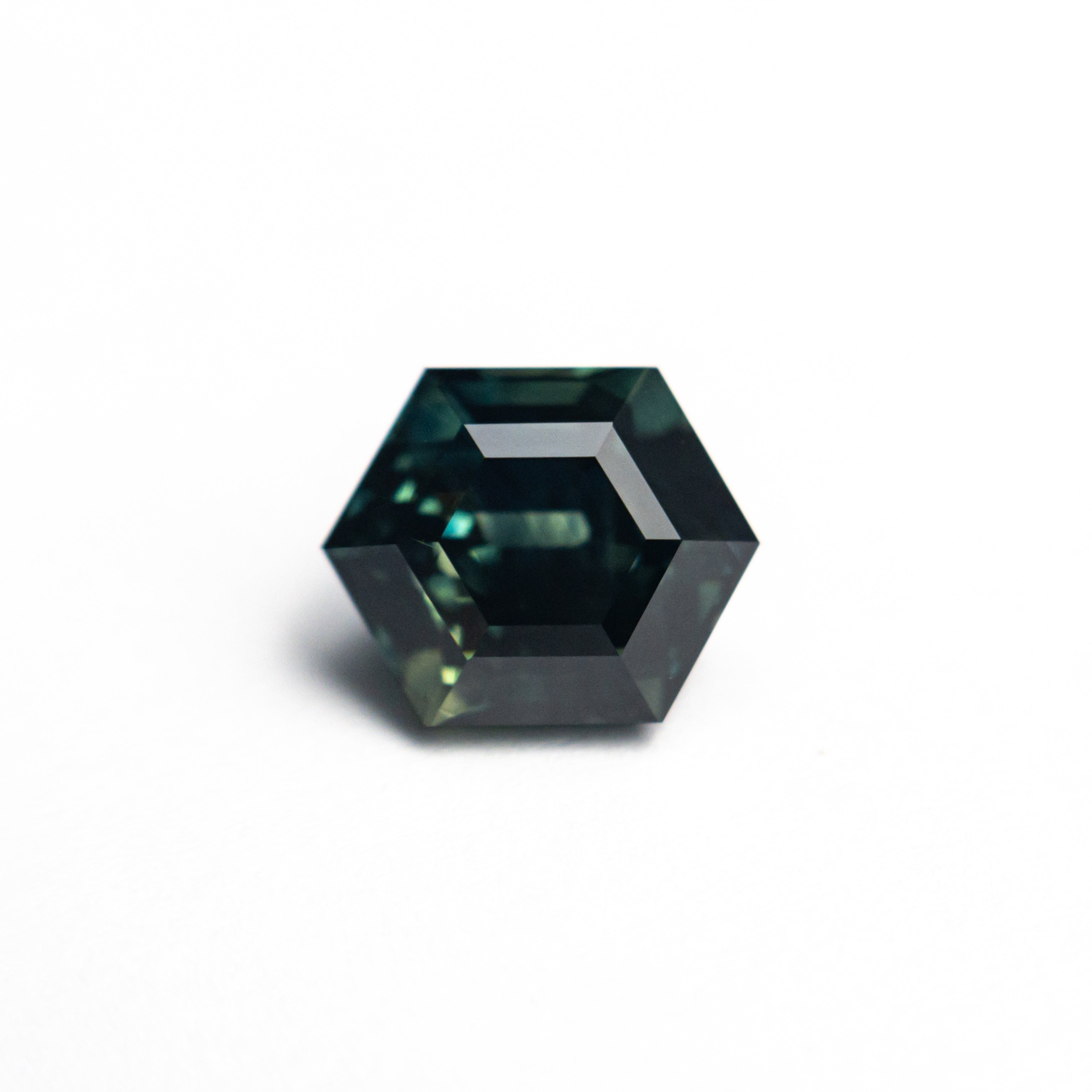 2.00ct 7.75x6.32x5.11mm Hexagon Step Cut Sapphire 26729-01 - Foe & Dear