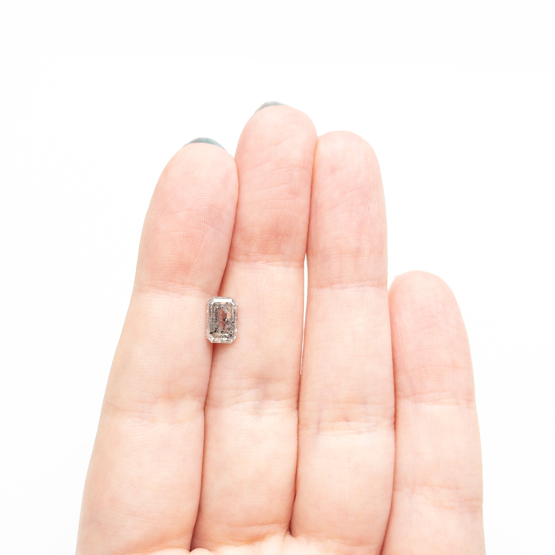 1.47ct 7.99x5.35x3.22mm Cut Corner Rectangle Step Cut 🇨🇦 26979-01 - Foe & Dear