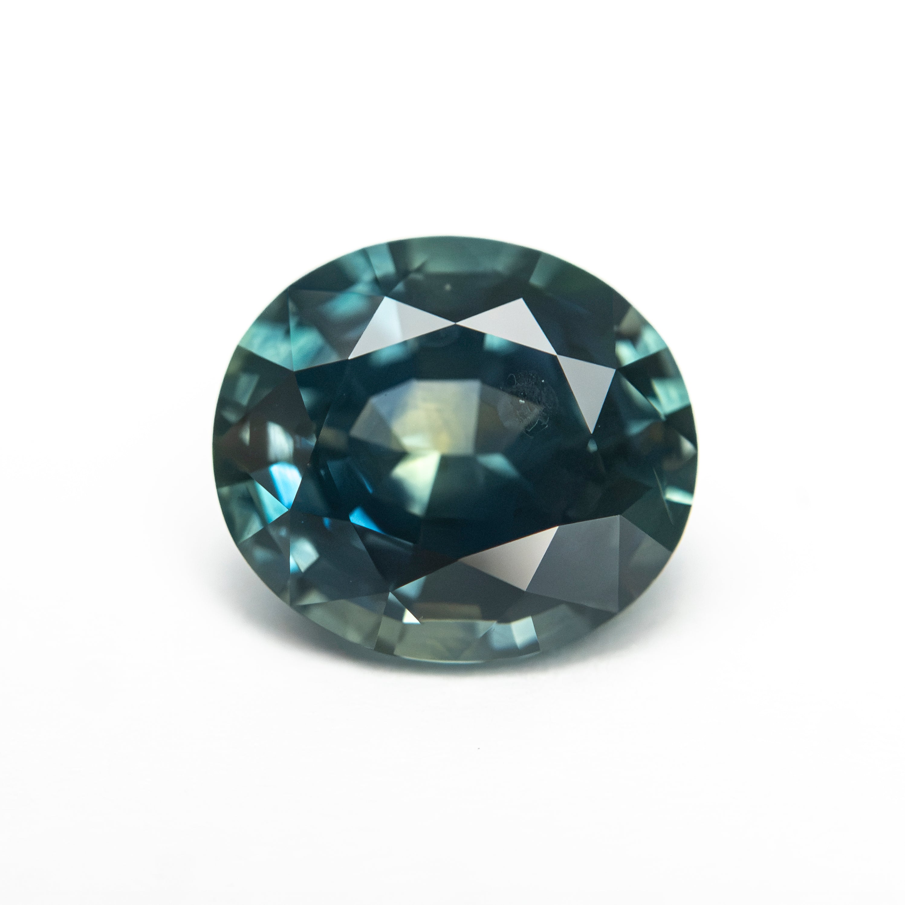 2.55ct 8.71x7.72x4.88mm Oval Brilliant Sapphire 28305-01 - Foe & Dear