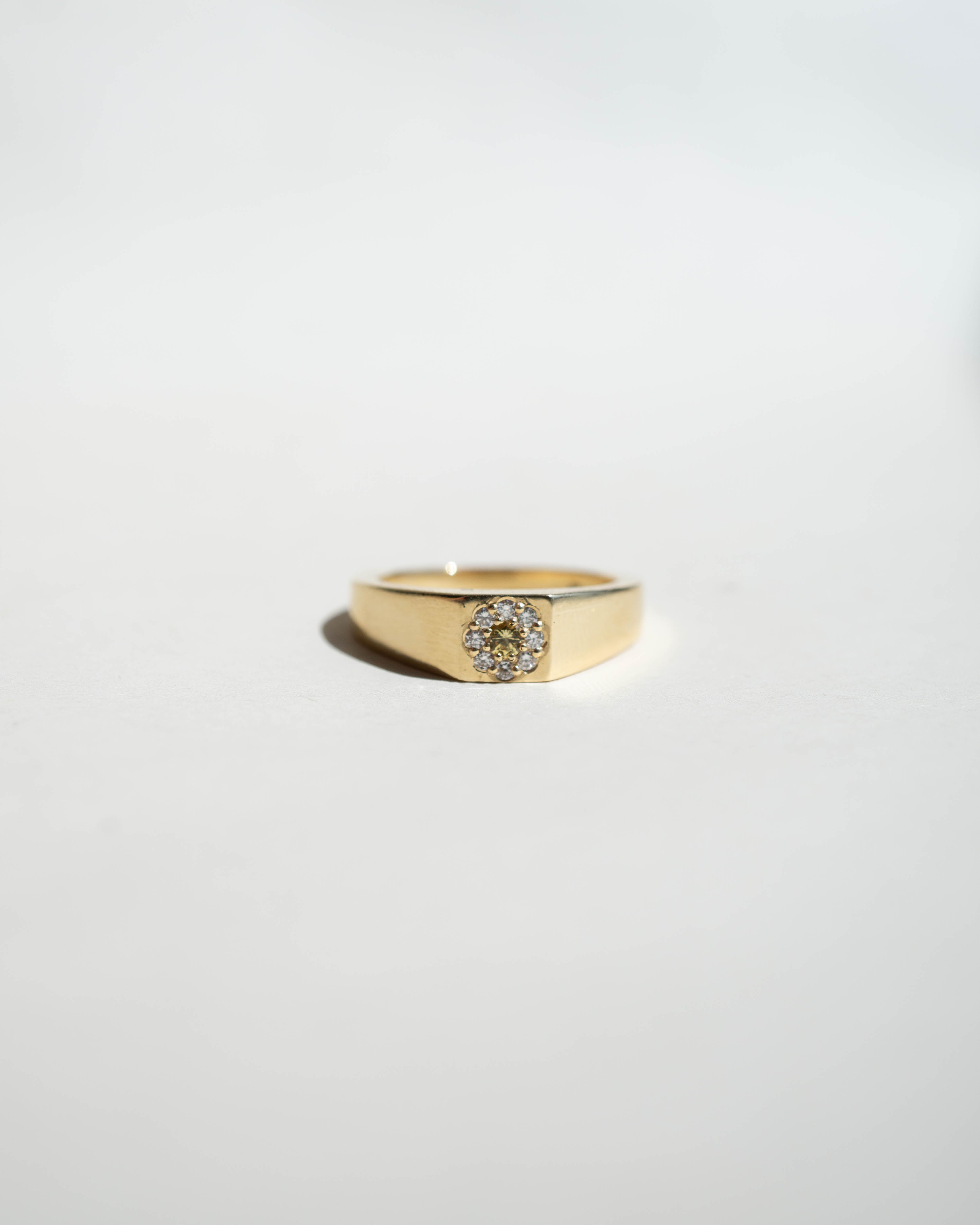 Bellis Signet Ring - Yellow Sapphire - Foe & Dear