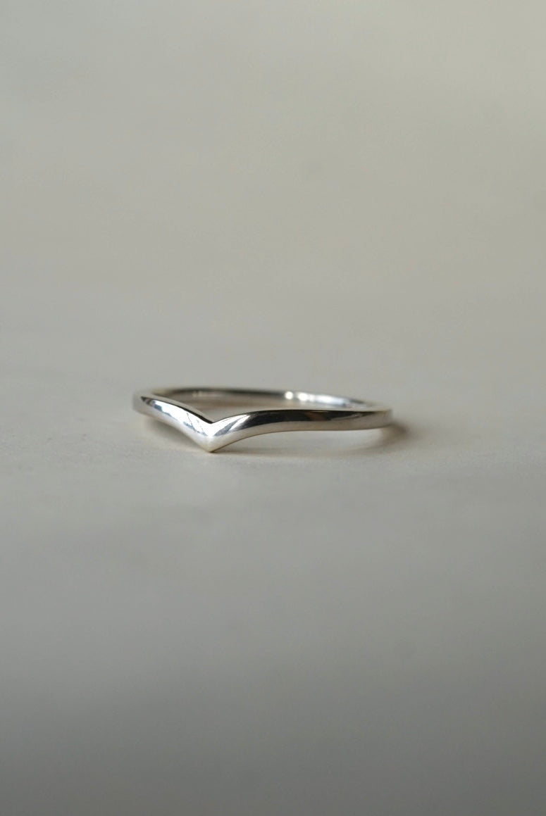 Ring No.6 / Sizes 6.25 & 6.75 - Foe & Dear