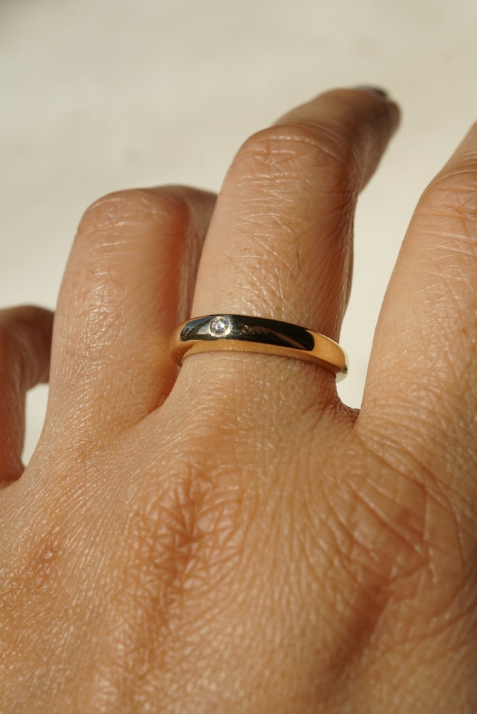 14k Yellow Gold Diamond Ring / Size 7 - Foe & Dear