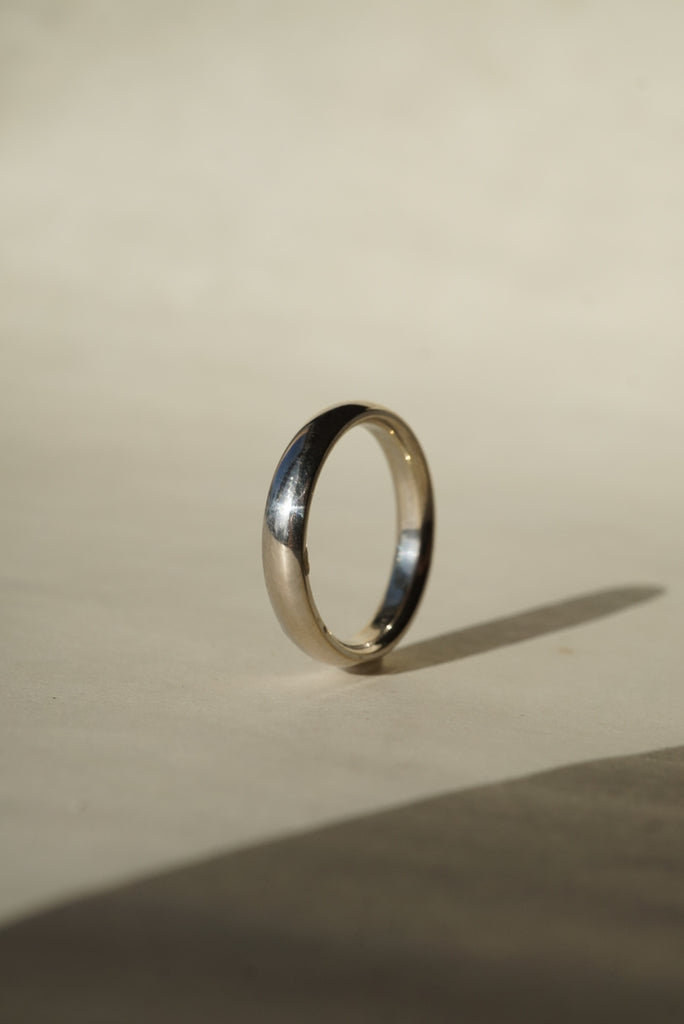 14k White Gold Half Round Band / Size 9.5 - Foe & Dear