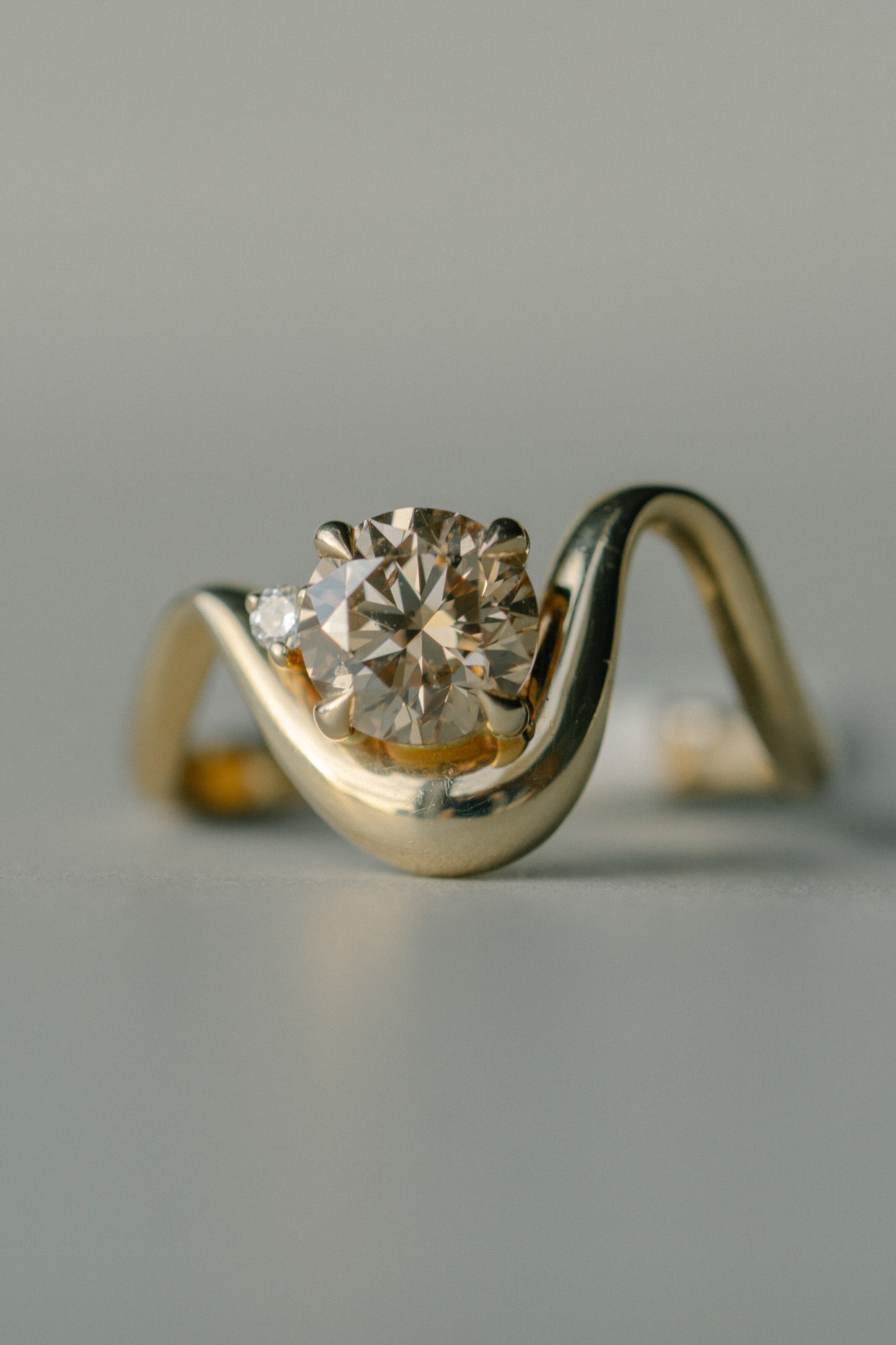 Foe & Dear - Clementine Ring - 1.20ct Champagne Round Brilliant Diamond