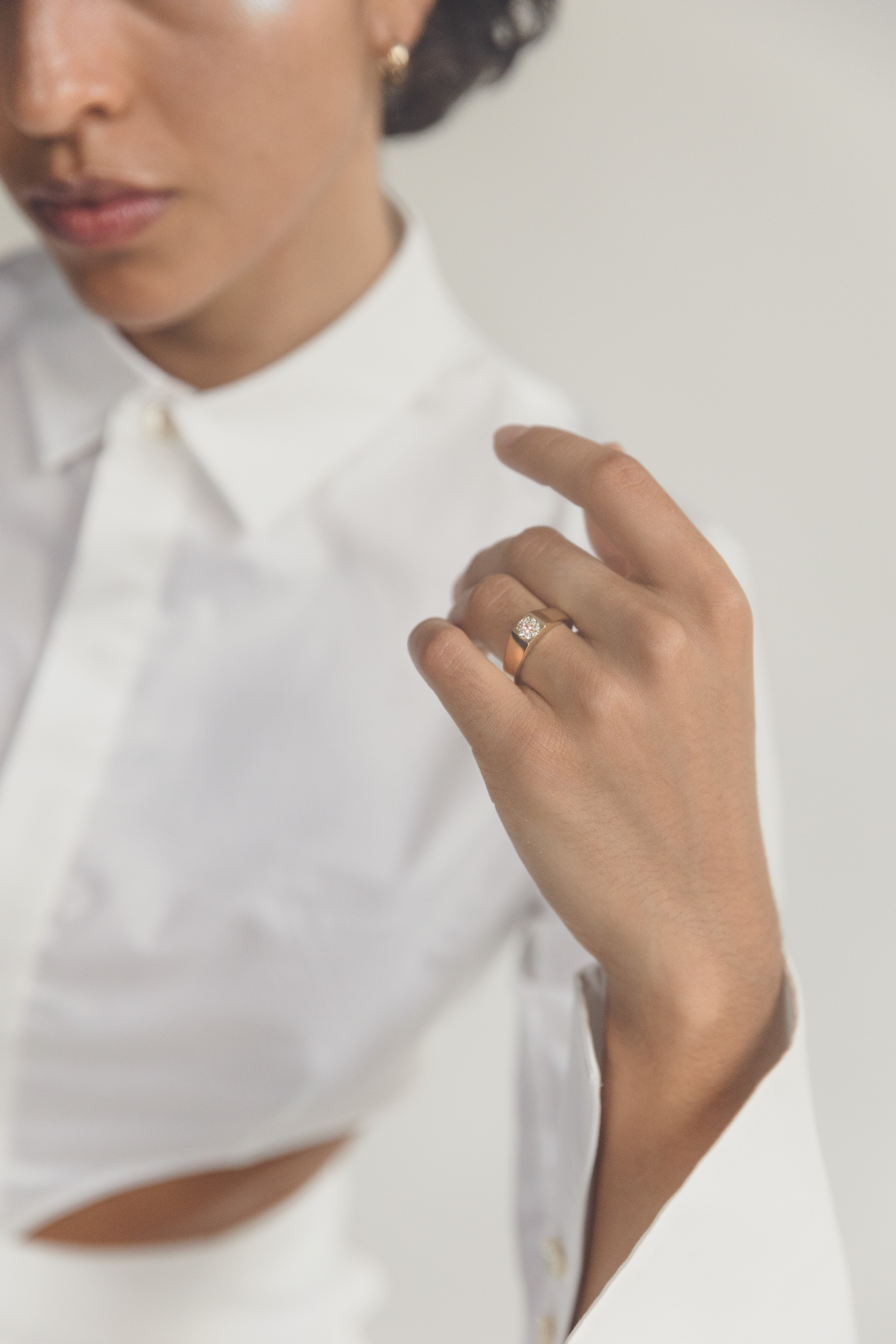 Foe and Dear - Bellis Signet Ring Pink Sapphire *made-to-order